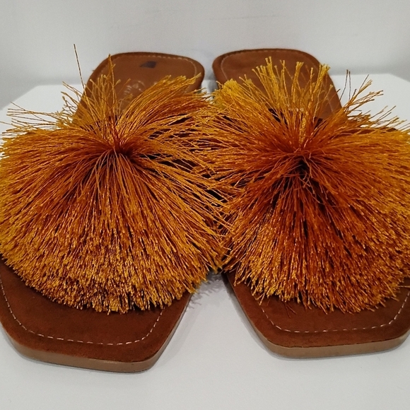 Source Unknown Shoes - COPPER POM POM SLIDES